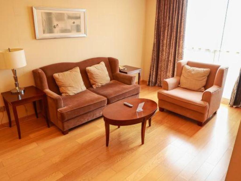 Regal Plaza Hotel & Residence Waigaoqiao Shanghaj Zewnętrze zdjęcie
