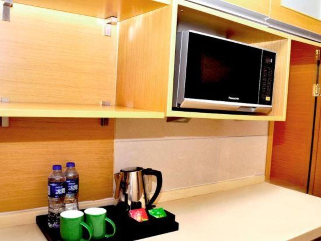 Regal Plaza Hotel & Residence Waigaoqiao Shanghaj Zewnętrze zdjęcie